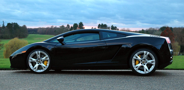 bølge At deaktivere ubrugt Lej en Lamborghini og få en uforglemmelig kør-selv-oplevelse!